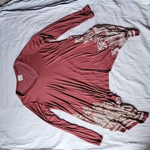 Maroon mid sleeve top